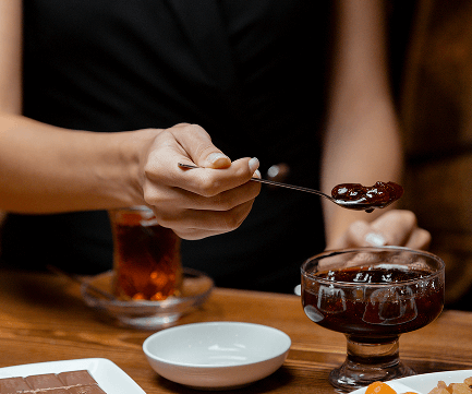 תהליך הכנת גנאש: המדריך המקצועי של גליצקי שוקולטרי