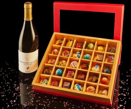 גליצקי פרימיום 30 פרלינים ובקבוק יין משובח