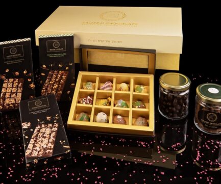 THE GRAET DARK CHOCOLATE BOX