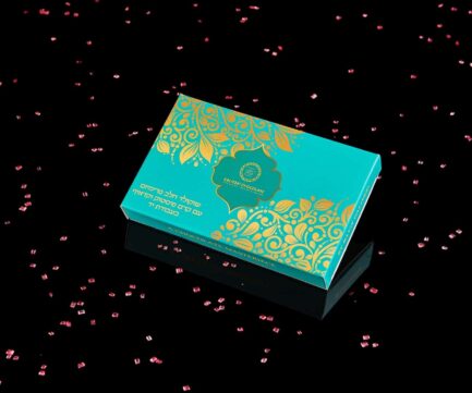 שוקולד דובאי קרם פיסטוק וקדאיף עבודת יד