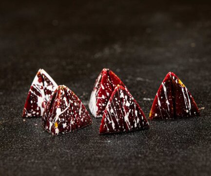 ייצור שוקולדים ופרלינרים ללא סוכר